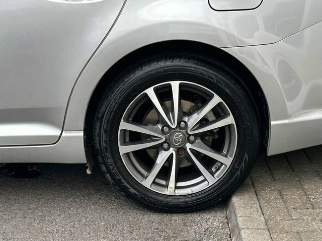 Toyota Avensis 2.0 D4d Active Silver #49
