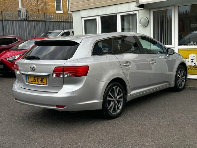 Toyota Avensis 2.0 D4d Active Silver #25
