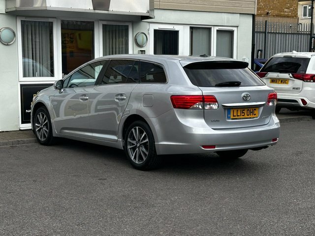 Toyota Avensis 2.0 D4d Active Silver #23