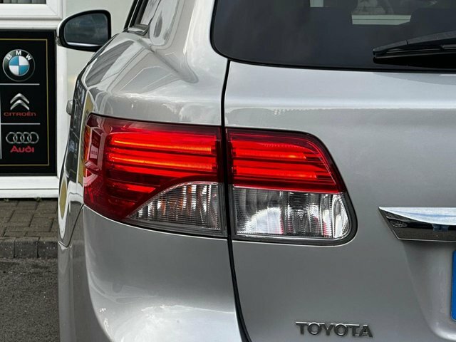 Toyota Avensis 2.0 D4d Active Silver #55