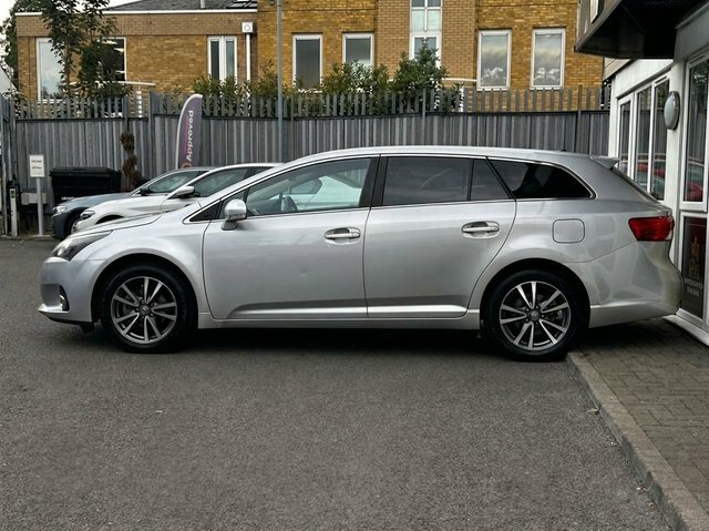 Toyota Avensis 2.0 D4d Active Silver #9
