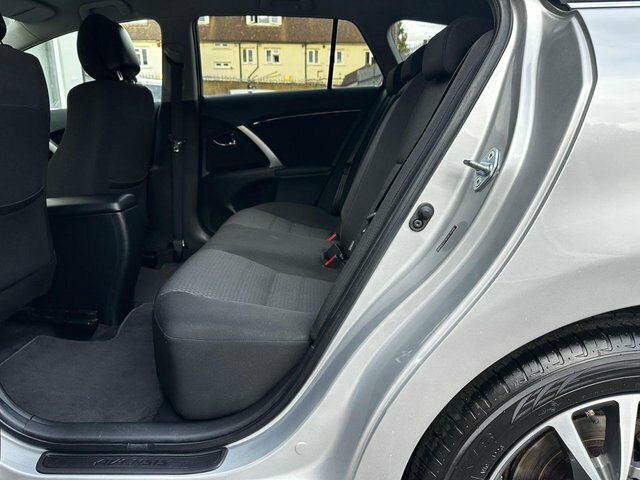 Toyota Avensis 2.0 D4d Active Silver #42