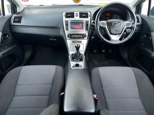 Toyota Avensis 1.8 V-matic Icon Tourer Euro 5 Silver #6