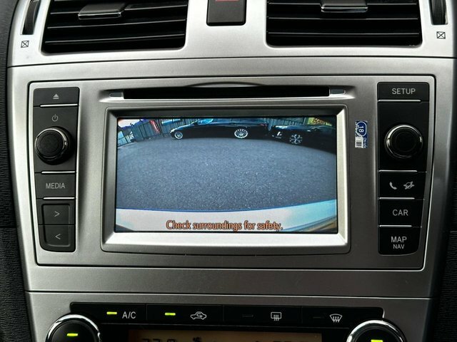 Toyota Avensis 1.8 V-matic Icon Tourer Euro 5 Silver #4