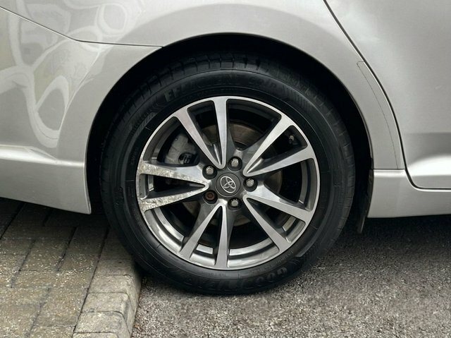 Toyota Avensis 2.0 D4d Active Silver #46