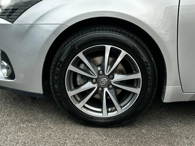 Toyota Avensis 2.0 D4d Active Silver #48