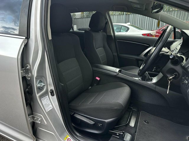 Toyota Avensis 2.0 D4d Active Silver #12