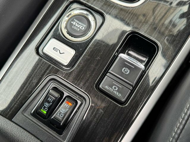 Mitsubishi Outlander Diesel White #46
