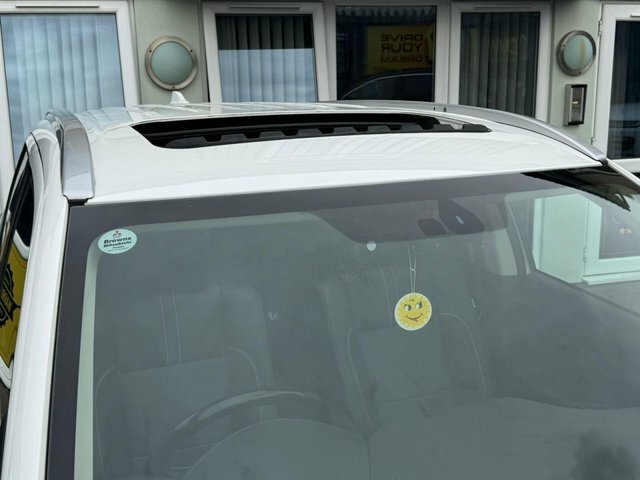 Mitsubishi Outlander Diesel White #9
