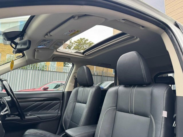 Mitsubishi Outlander Diesel White #22