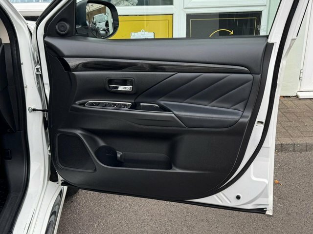 Mitsubishi Outlander Diesel White #56