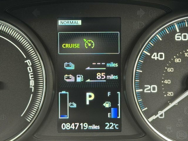 Mitsubishi Outlander Diesel White #27