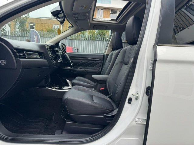 Mitsubishi Outlander Diesel White #24