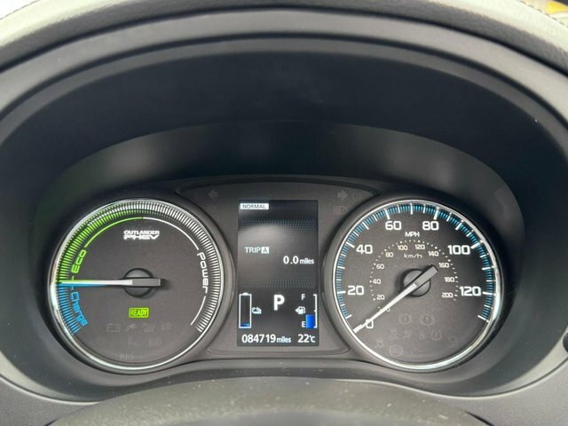 Mitsubishi Outlander Diesel White #26