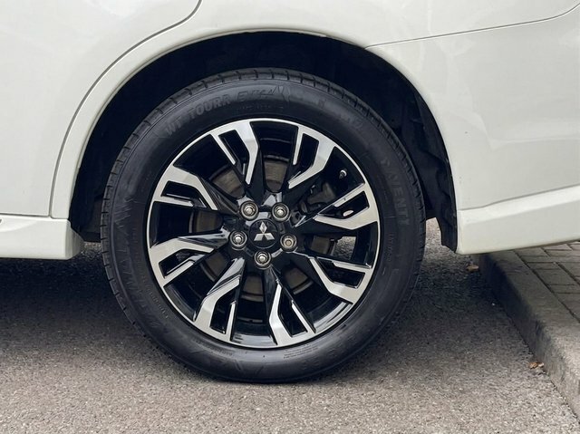 Mitsubishi Outlander Diesel White #62