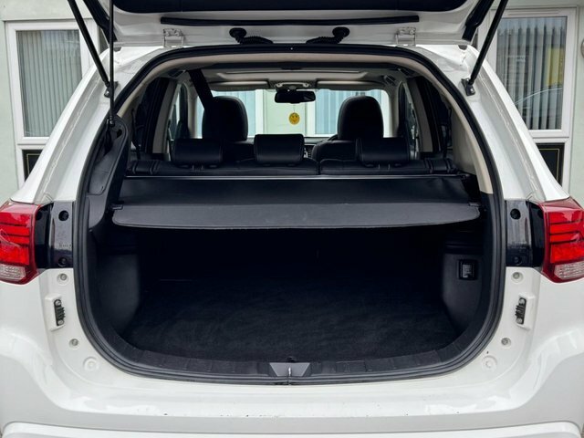 Mitsubishi Outlander Diesel White #72