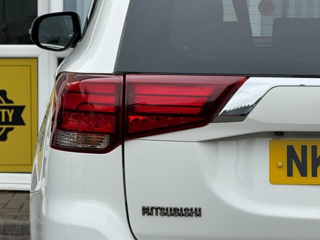 Mitsubishi Outlander Diesel White #69