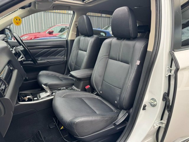 Mitsubishi Outlander Diesel White #20