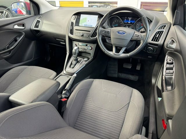 Ford Focus 1.0T Ecoboost Titanium Hatchback E Red #5