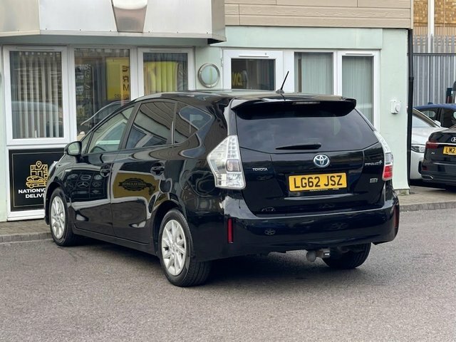 Toyota Prius+ 1.8 White #31