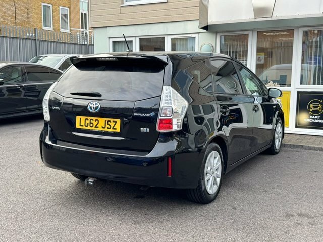 Toyota Prius+ 1.8 White #33