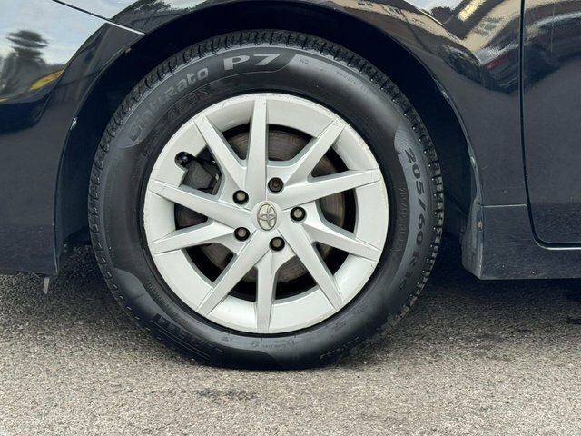 Toyota Prius+ 1.8 White #65