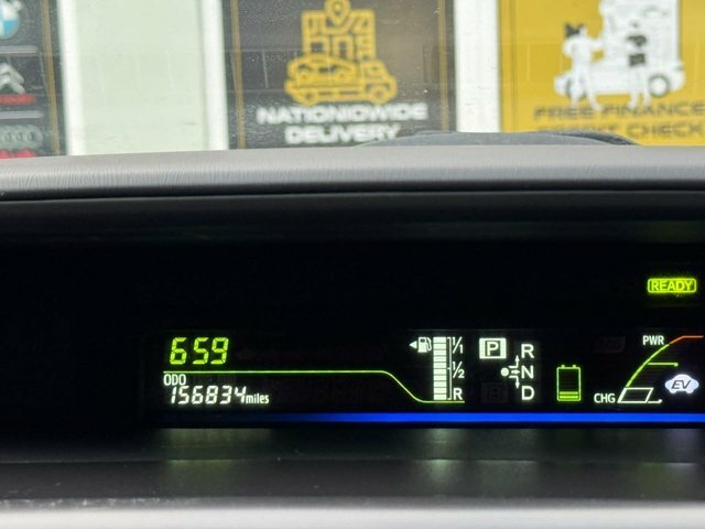 Toyota Prius+ 1.8 White #82