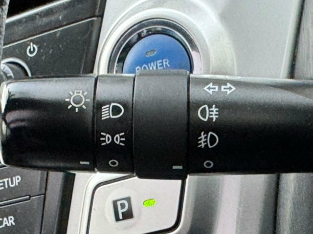 Toyota Prius+ 1.8 White #35