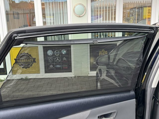 Toyota Prius+ 1.8 White #67