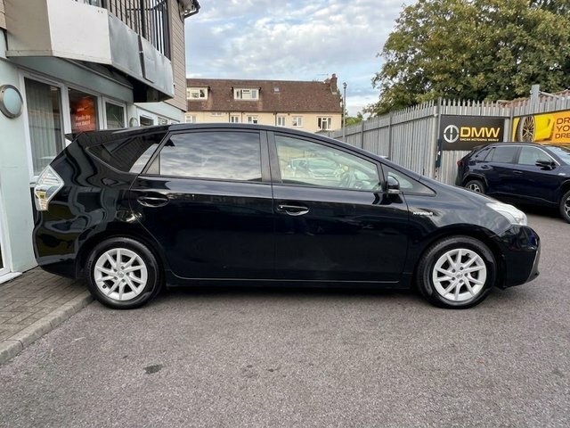 Toyota Prius+ 1.8 White #11