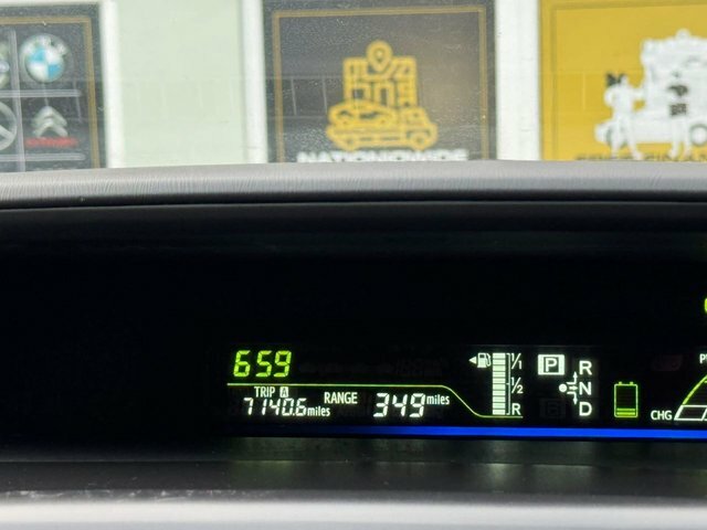 Toyota Prius+ 1.8 White #27