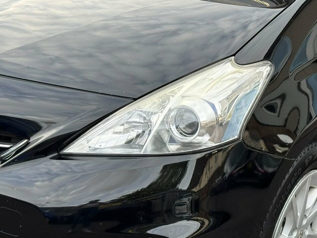 Toyota Prius+ 1.8 White #72