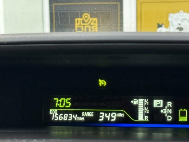 Toyota Prius+ 1.8 White #26
