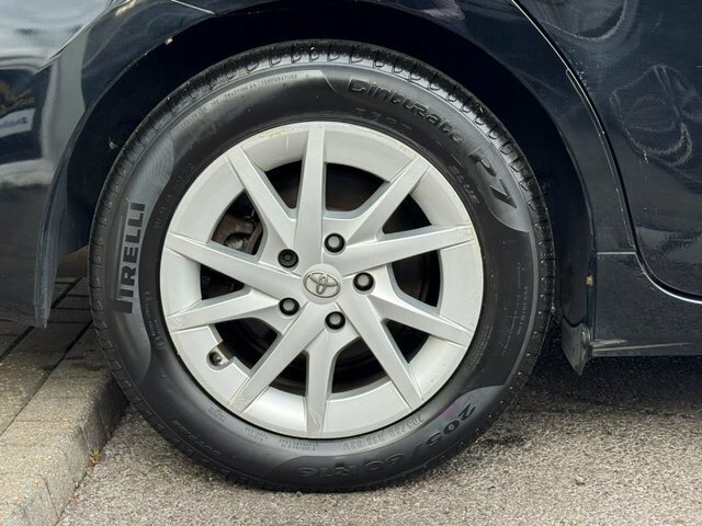 Toyota Prius+ 1.8 White #64