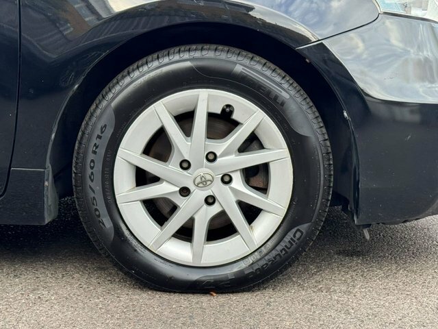 Toyota Prius+ 1.8 White #63
