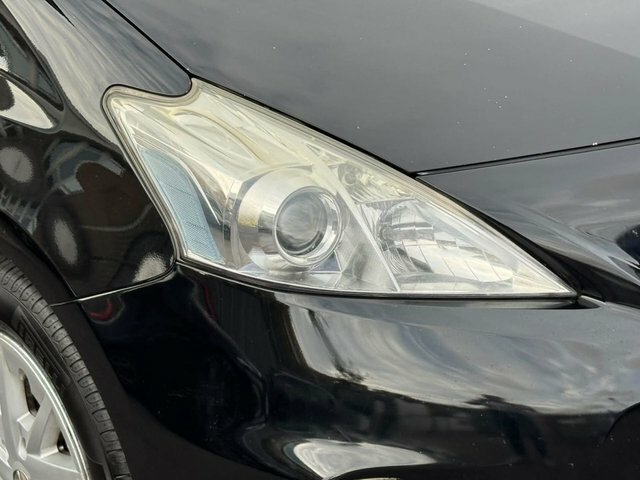 Toyota Prius+ 1.8 White #70