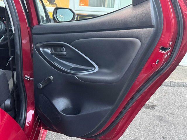 Toyota Yaris Icon Silver #44