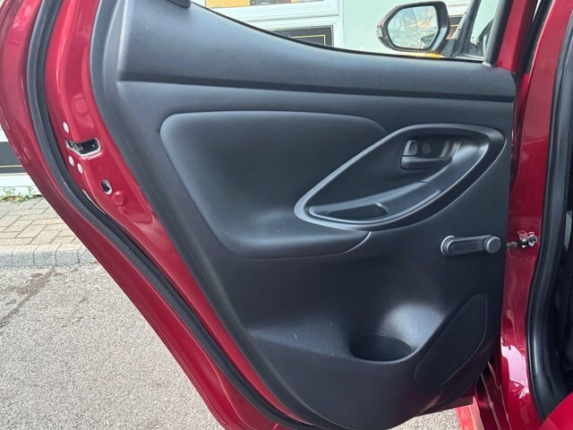 Toyota Yaris Icon Silver #50