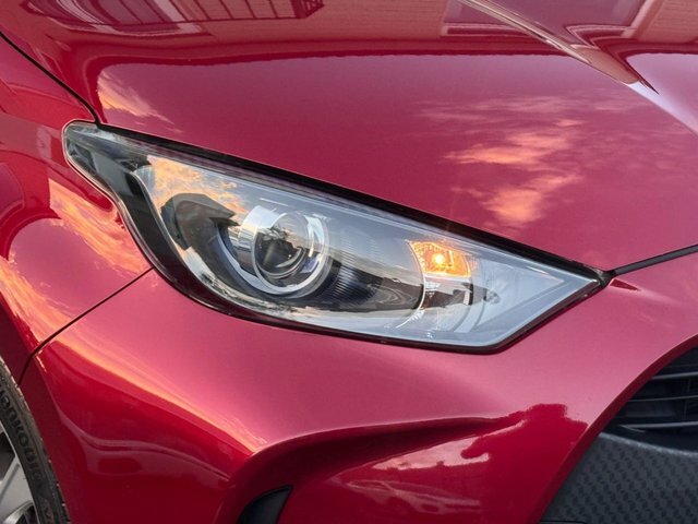 Toyota Yaris Icon Silver #52