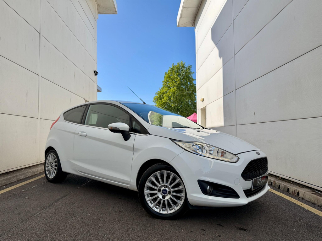 Ford Fiesta 1.0T Ecoboost Titanium Hatchback White