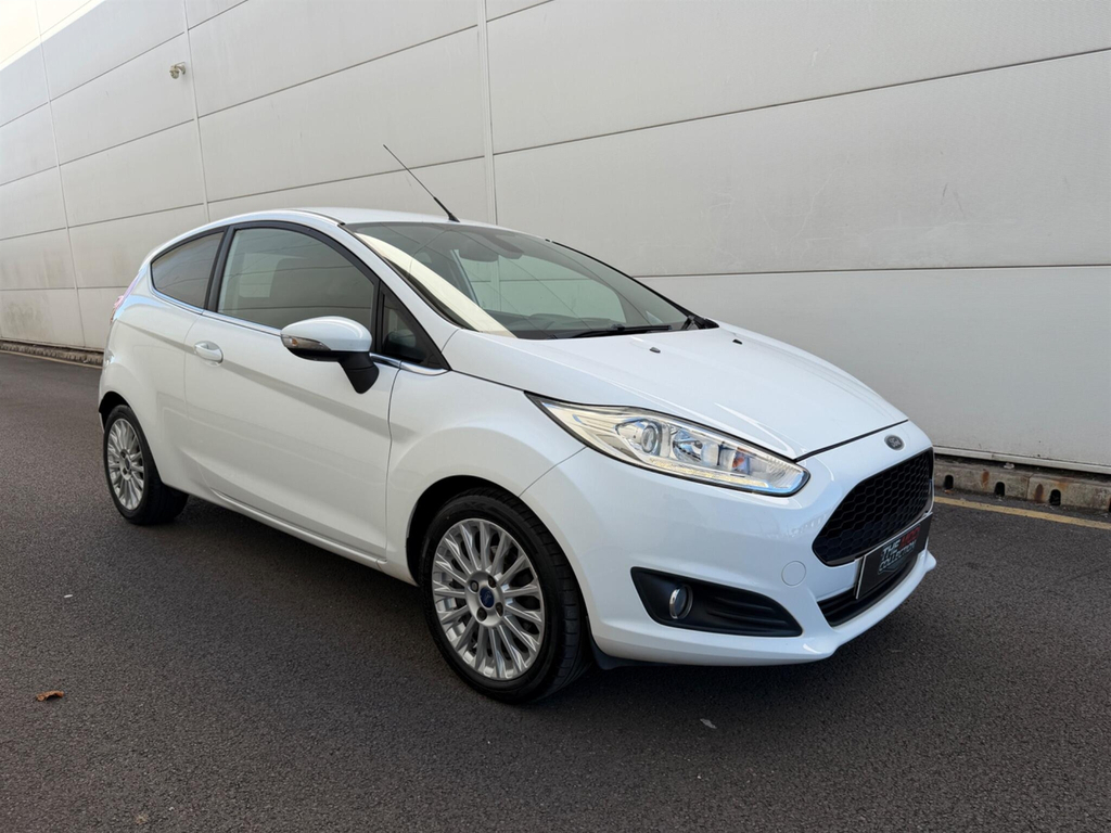 Ford Fiesta 1.0T Ecoboost Titanium Hatchback White #4
