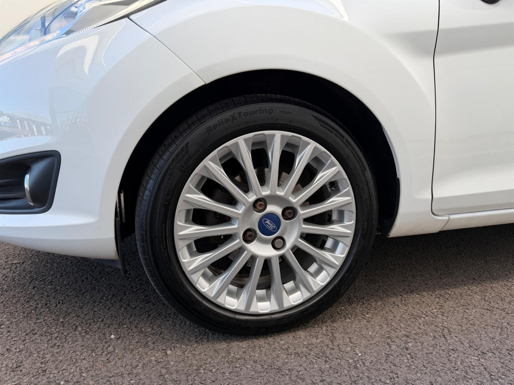Ford Fiesta 1.0T Ecoboost Titanium Hatchback White #6
