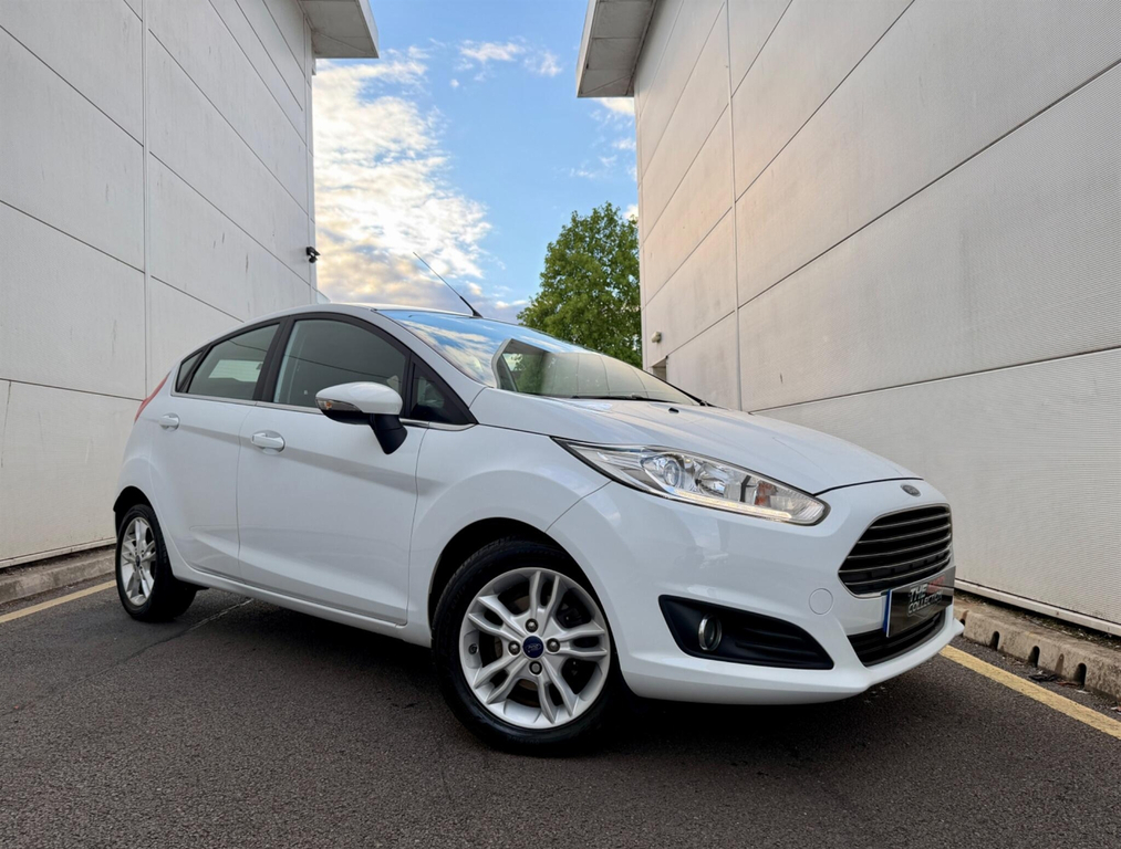 Ford Fiesta 1.0T Ecoboost Zetec Hatchback Eu White