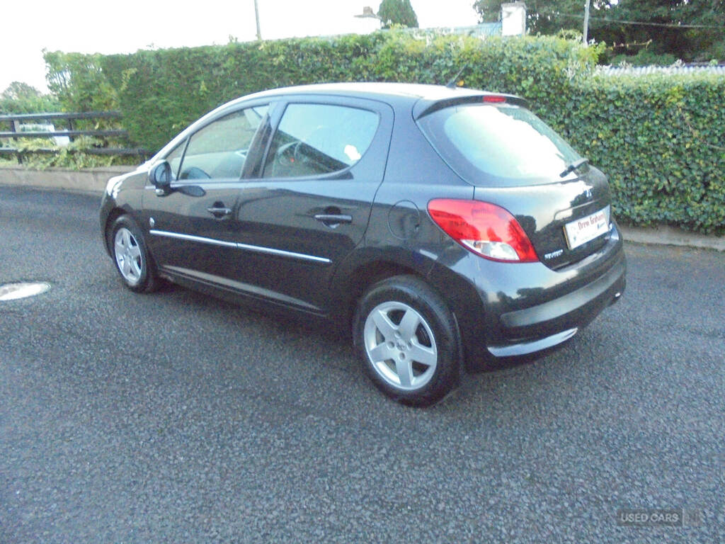 Peugeot 207 1.4 Hdi Envy Black #3