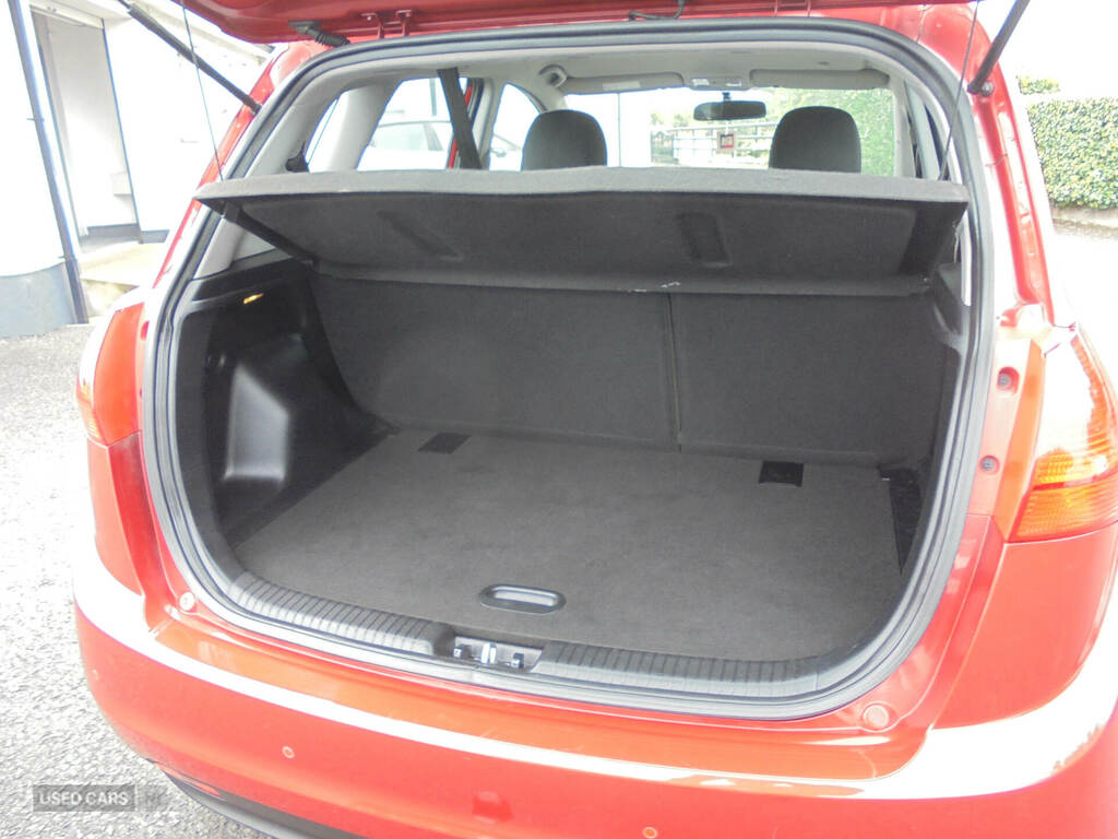Kia Venga Mpv 1.6 2 Euro 5 201414 Red #9