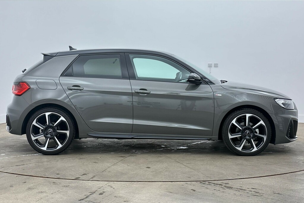 Audi A1 35 Tfsi Black Edition S Tronic KW75USV Grey #4