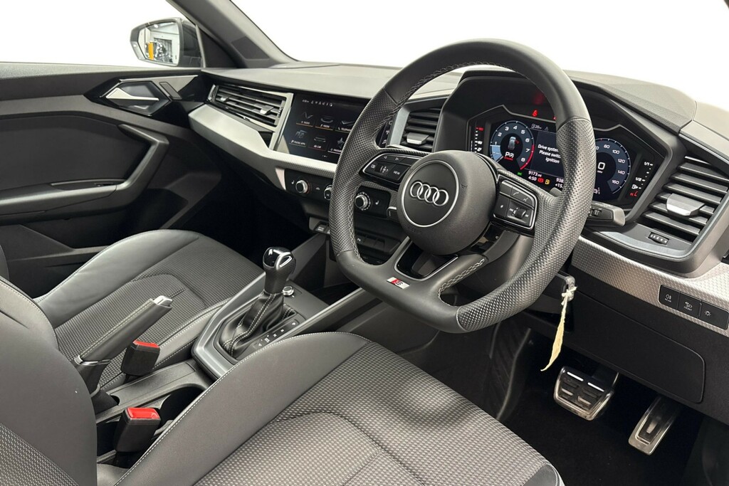 Audi A1 35 Tfsi Black Edition S Tronic KW75USV Grey #2