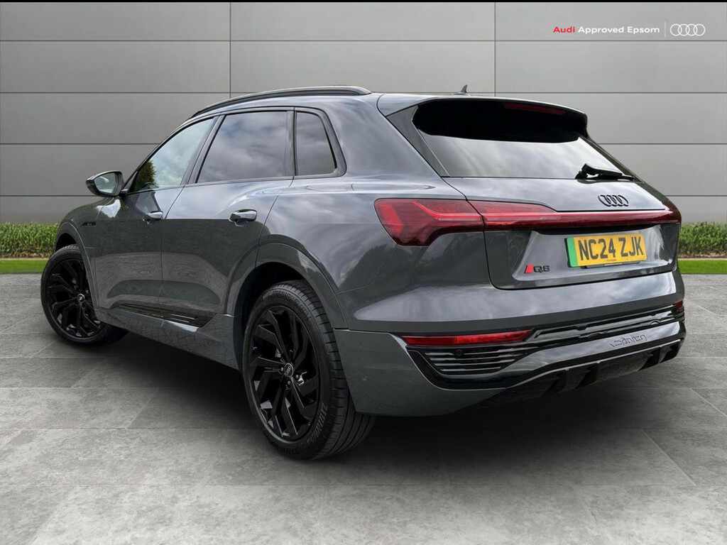 Audi Q8 e tron 300Kw 55 Quattro 114Kwh Black Edition Grey #6