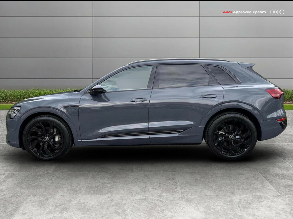 Audi Q8 e tron 300Kw 55 Quattro 114Kwh Black Edition Grey #4