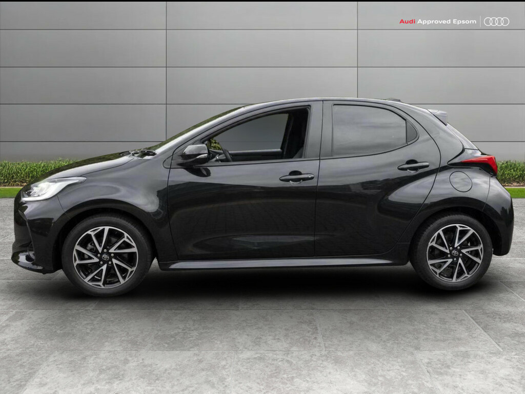 Toyota Yaris 1.5 Hybrid Design Cvt Black #4